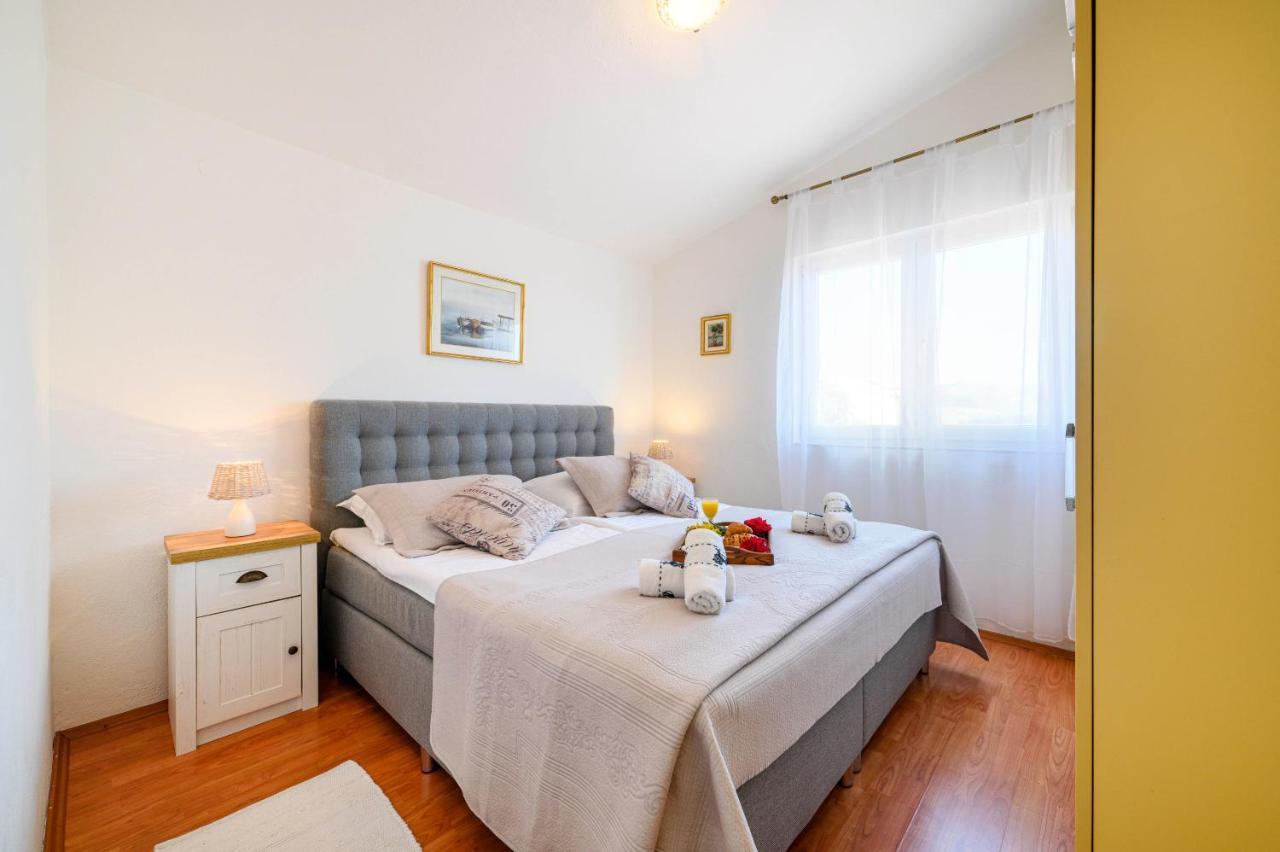 Apartment Busac Жаборич Екстер'єр фото